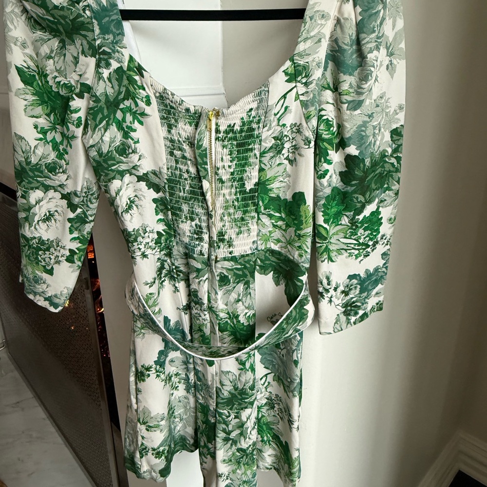 Cara Cara Floral Romper in Green and White size xs - Picture 5 of 7